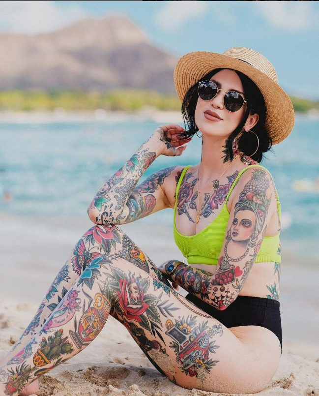 Annɑ Meliani: The Tattooed Model Redefining Beauty Standards in Fashion - mysteriousevent.com