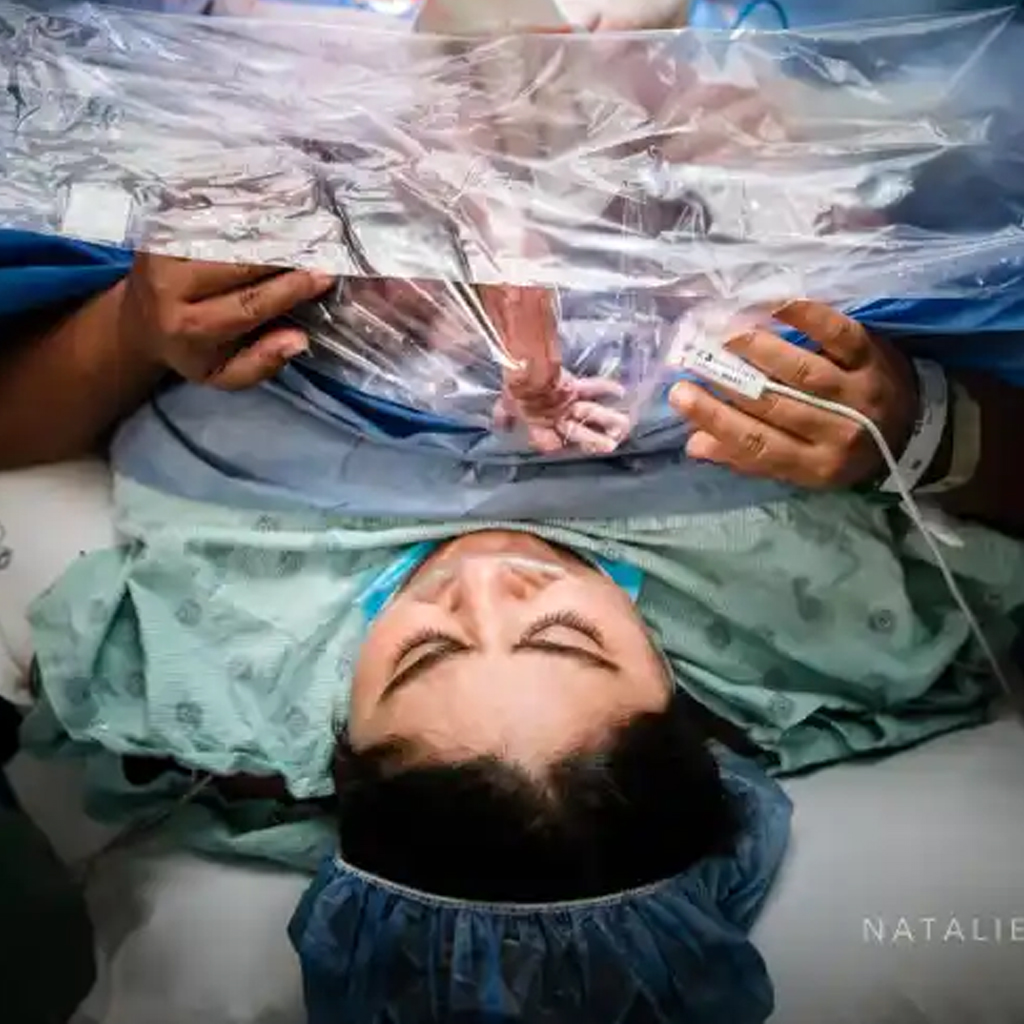 Eight Images That Capture the Magic of Childbirth