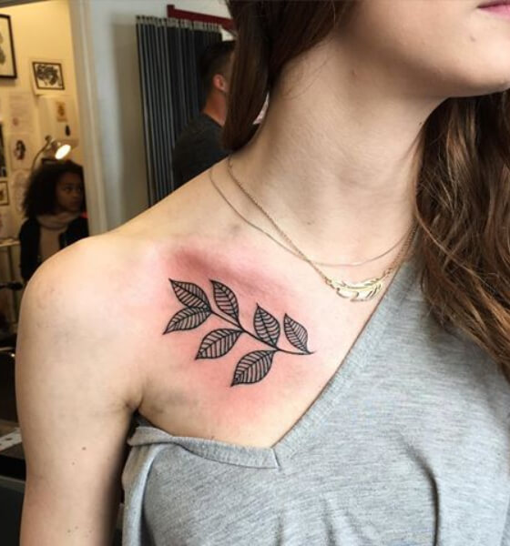 55 Attractive Collar Bone Tattoos Designs For Women 2023 - mysteriousevent.com