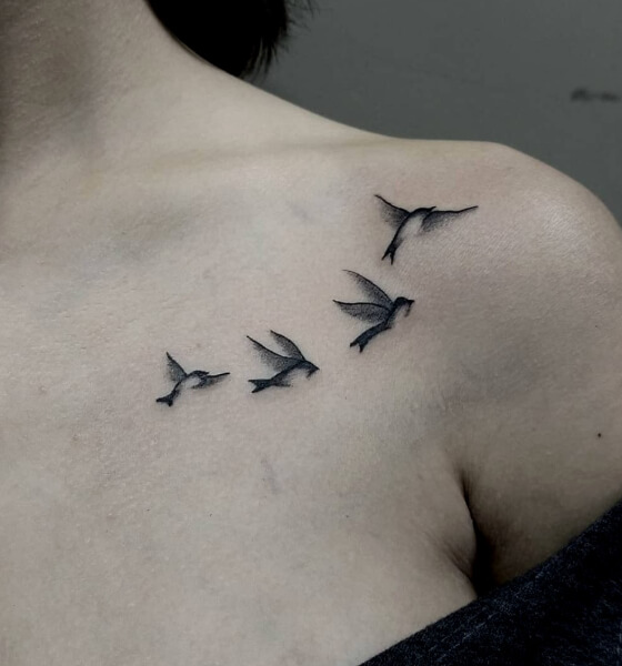 55 Attractive Collar Bone Tattoos Designs For Women 2023 - mysteriousevent.com