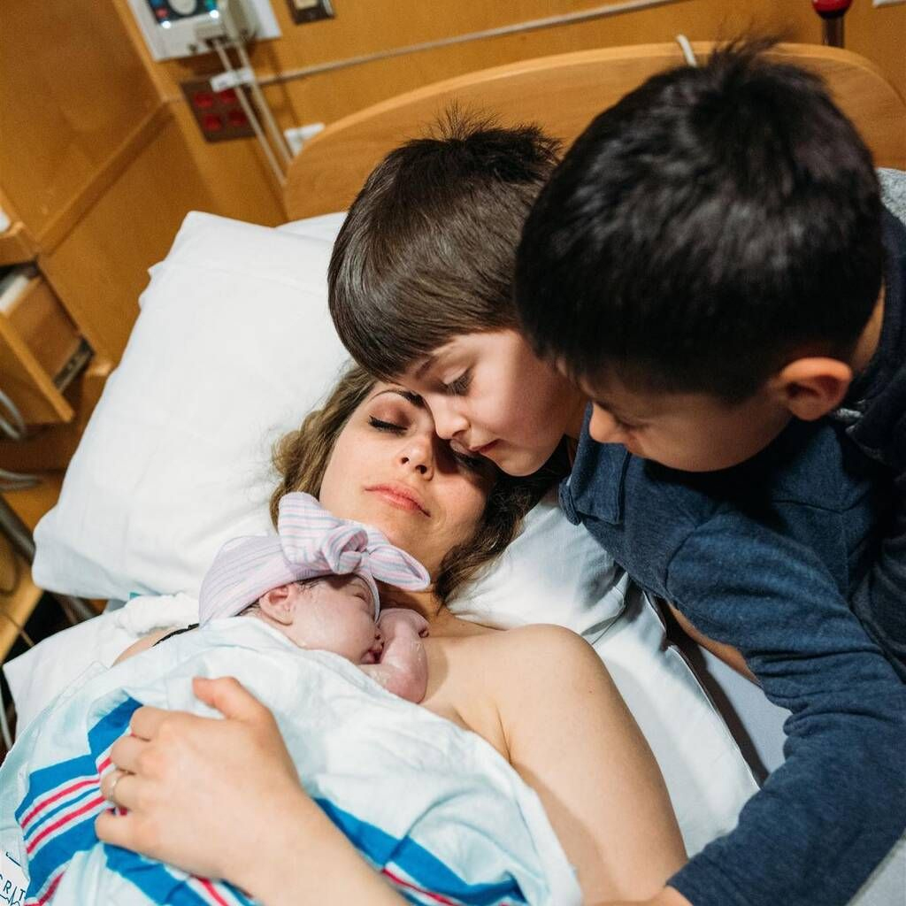 Wonderful Images Of A Kid Assisting His Mother During Childbirth