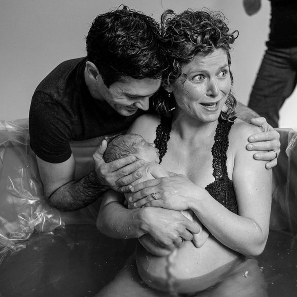 These twelve heart-wrenching photographs illustrate a real water birth.