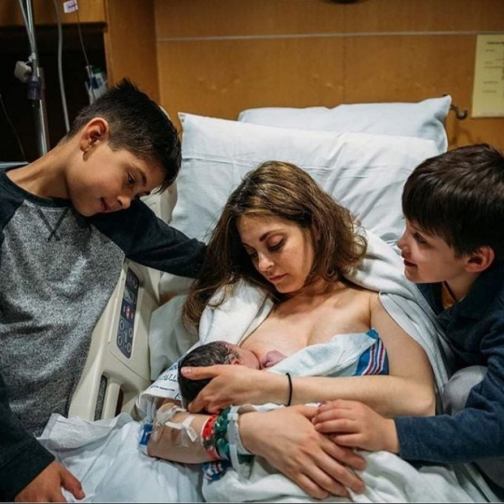 These Heartwarming Photos Show a 9-Year-Old Boy Supporting His Mum During Childbirth