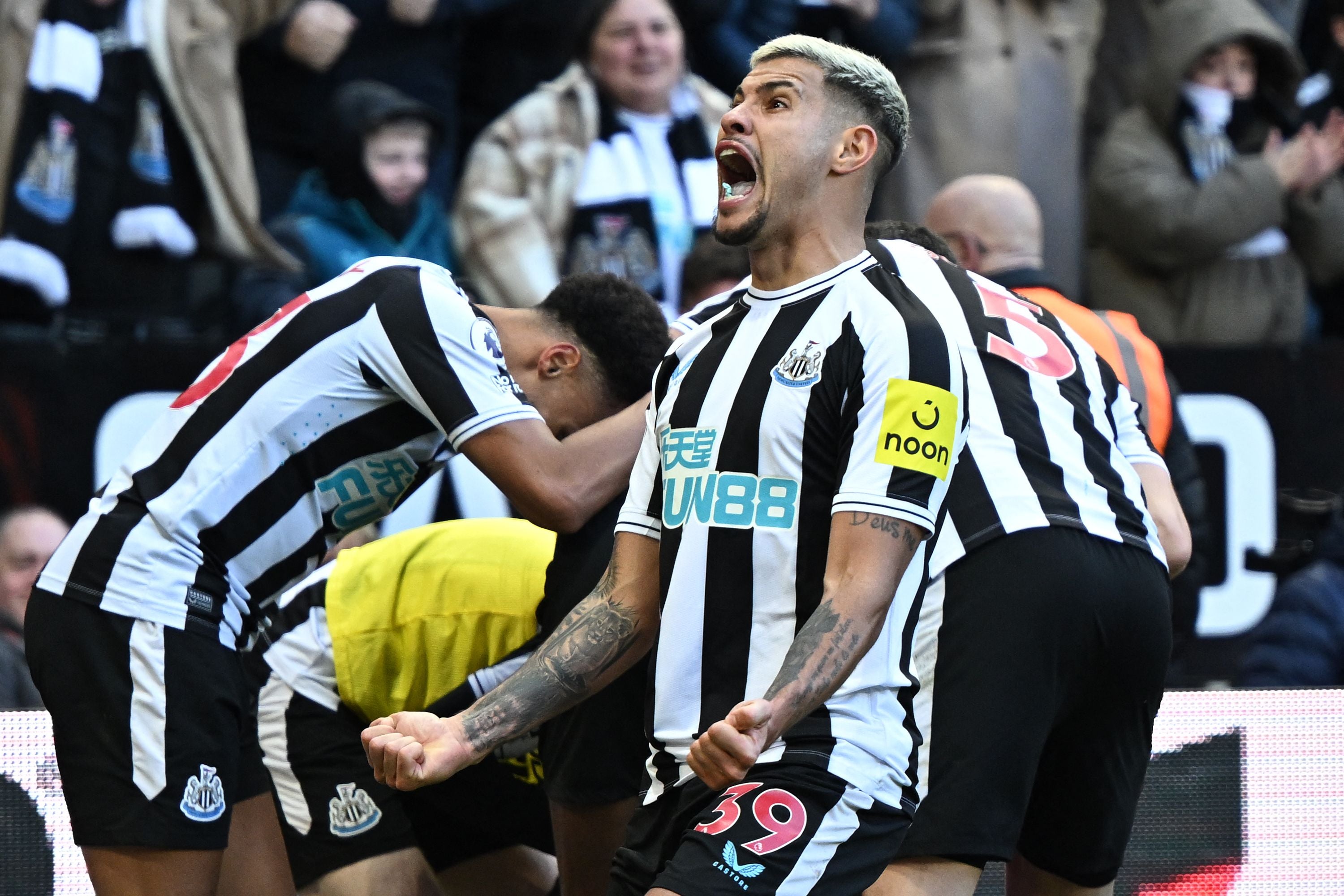 Newcastle vs Manchester United LIVE: Result and reaction from key Premier League clash in top-four race - Joe Willock and Callum Wilson goals | The Independent