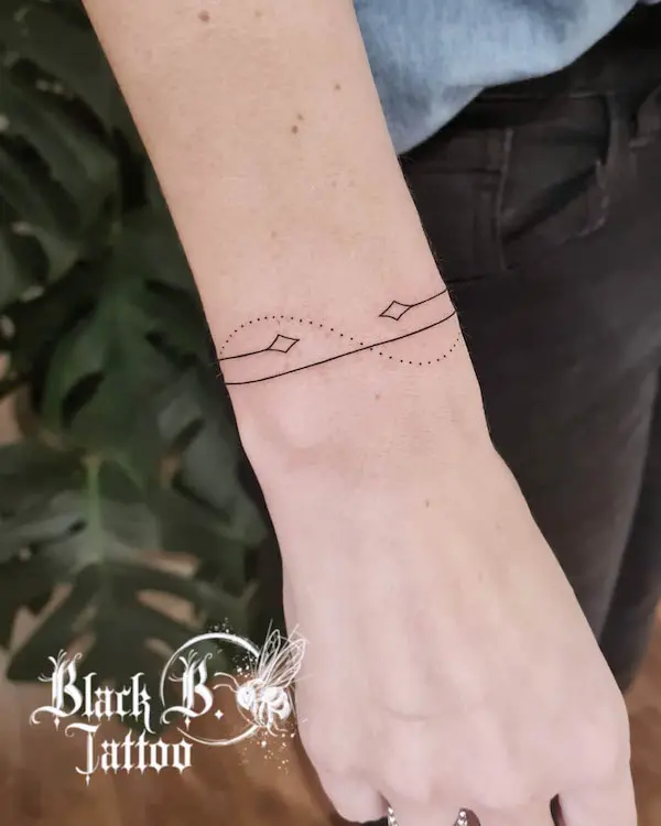 68+ Bracelet Tattoos That Are Better Than Jewelry in 2023 - mysteriousevent.com