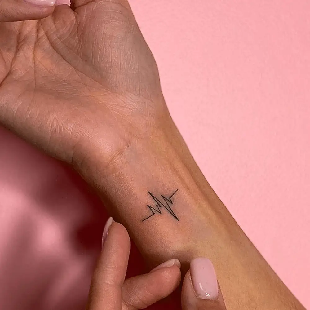 40 ideas: Hand is tҺe ρerfect place to express unique tattoo ideas - mysteriousevent.com