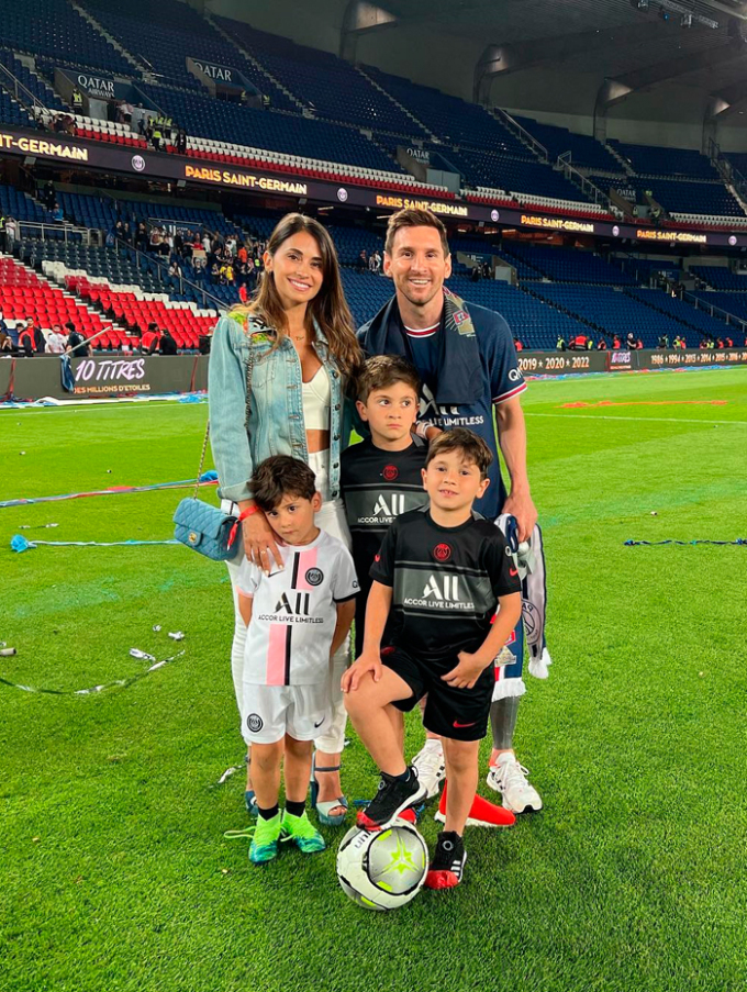 Extremely adorable pictures of Messi's angels wearing designer clothing - movingworl.com