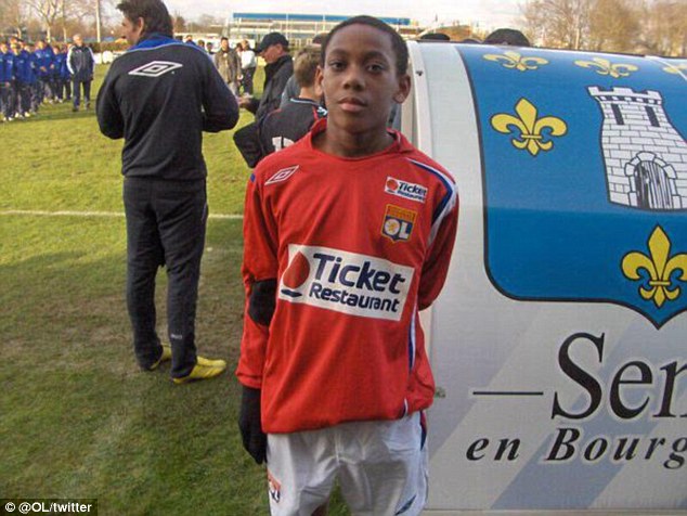  Martial seeмs to haʋe Ƅeen cold since he was a kid. 