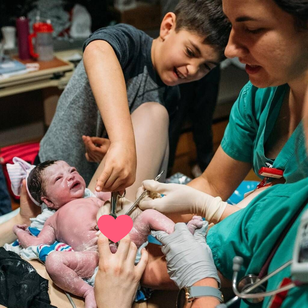 Wonderful Images Of A Kid Assisting His Mother During Childbirth