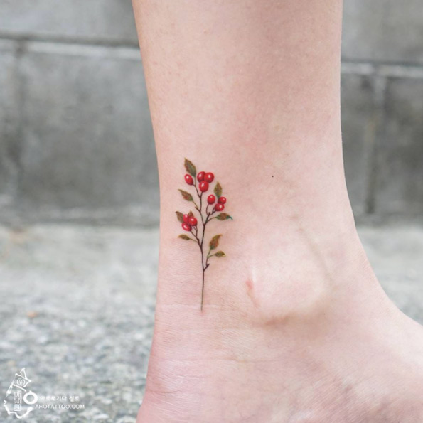 60 Tiny Tattoo Designs to Express Your Unique Personality – archeologynews.com