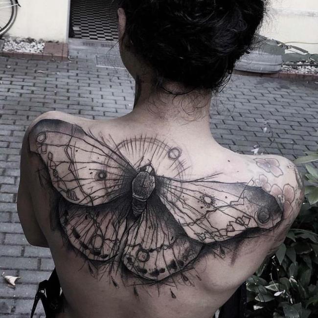 Suggestions of 50+ models of extremely tight back tattoos that cannot be missed