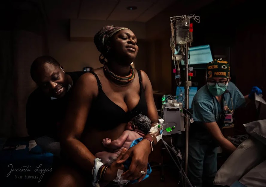 16 Amazing Birth Pictures That Demonstrate the Power And Beauty of Childbirth