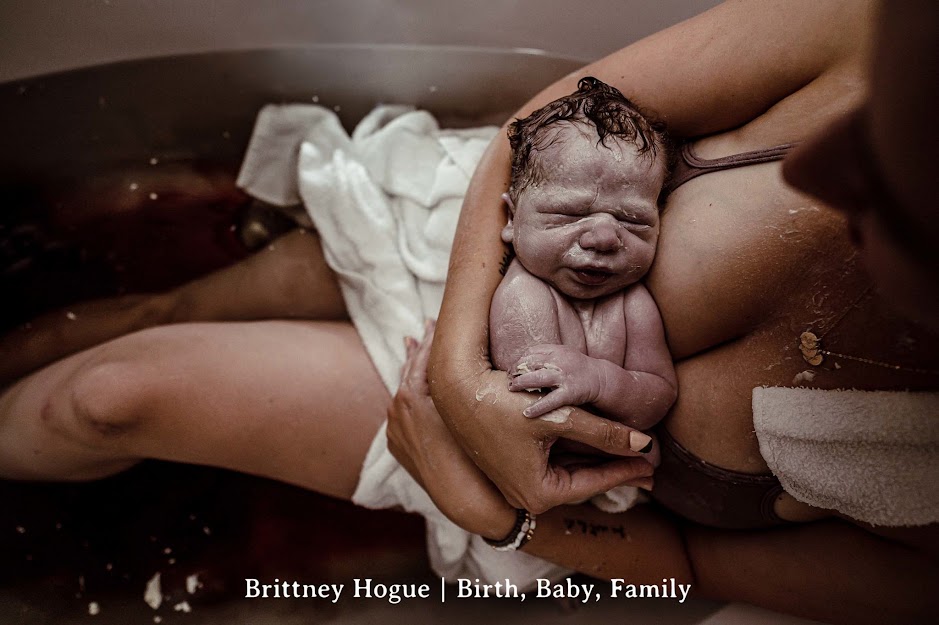 16 Amazing Birth Pictures That Demonstrate the Power And Beauty of Childbirth