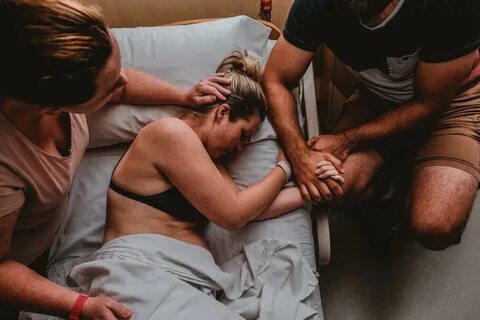 The Online Community is Spreading: 13 Spectacular Photos That Give An Intimate Glimpse Of Home Birth - amazingtoday.net