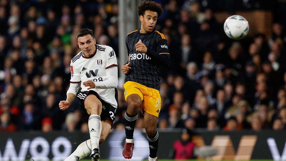 Recuperou a bola e atirou de primeira: golaço de João Palhinha inaugurou marcador no Fulham-Leeds - Fulham - Jornal Record