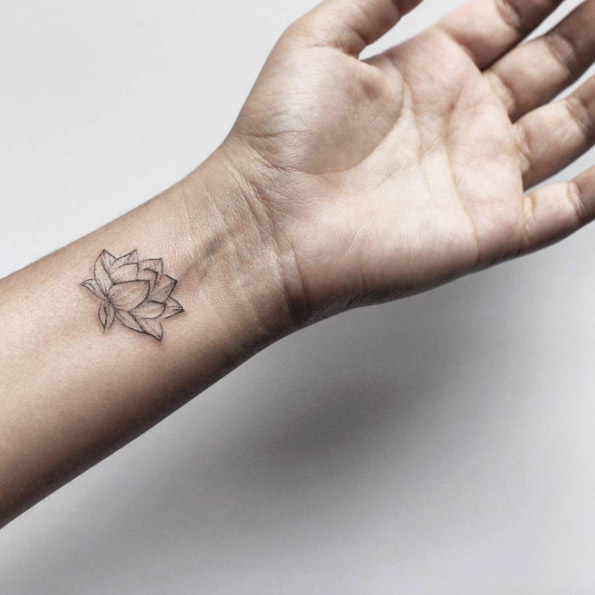 60 Tiny Tattoo Designs to Express Your Unique Personality – archeologynews.com