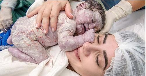 See These Unfiltered, Emotional Photographs of Mothers Welcoming Their Babies