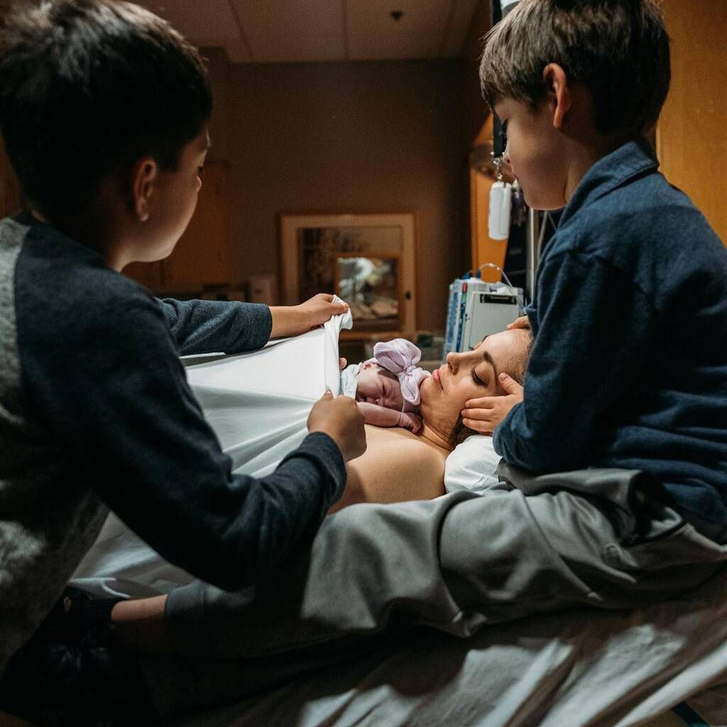 Wonderful Images Of A Kid Assisting His Mother During Childbirth