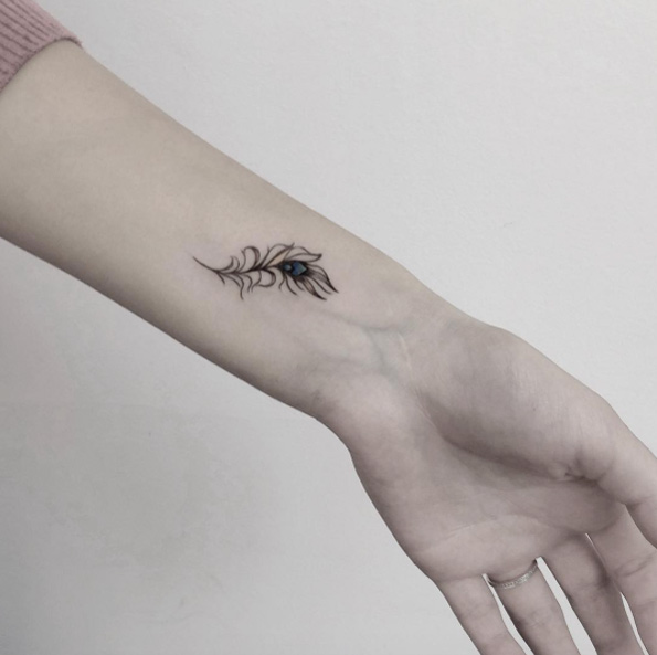 60 Tiny Tattoo Designs to Express Your Unique Personality – archeologynews.com