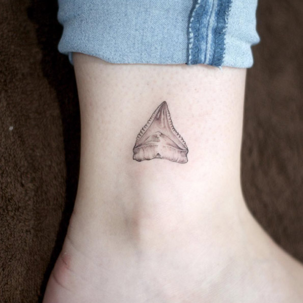 60 Tiny Tattoo Designs to Express Your Unique Personality – archeologynews.com