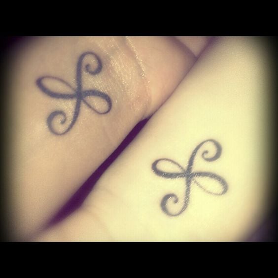 52+ Matching Sister Tattoos to Honor Your Unbreakable Bond - mysteriousevent.com