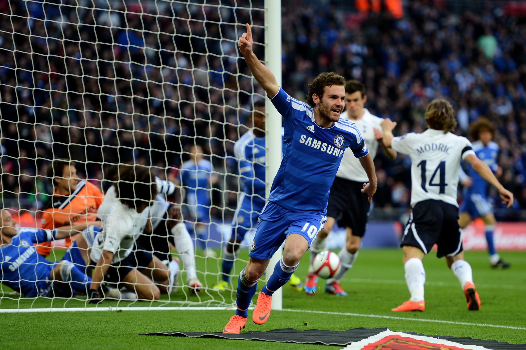 Juan Mata is Ray Wilkins' proper heir at Chelsea and Manchester United