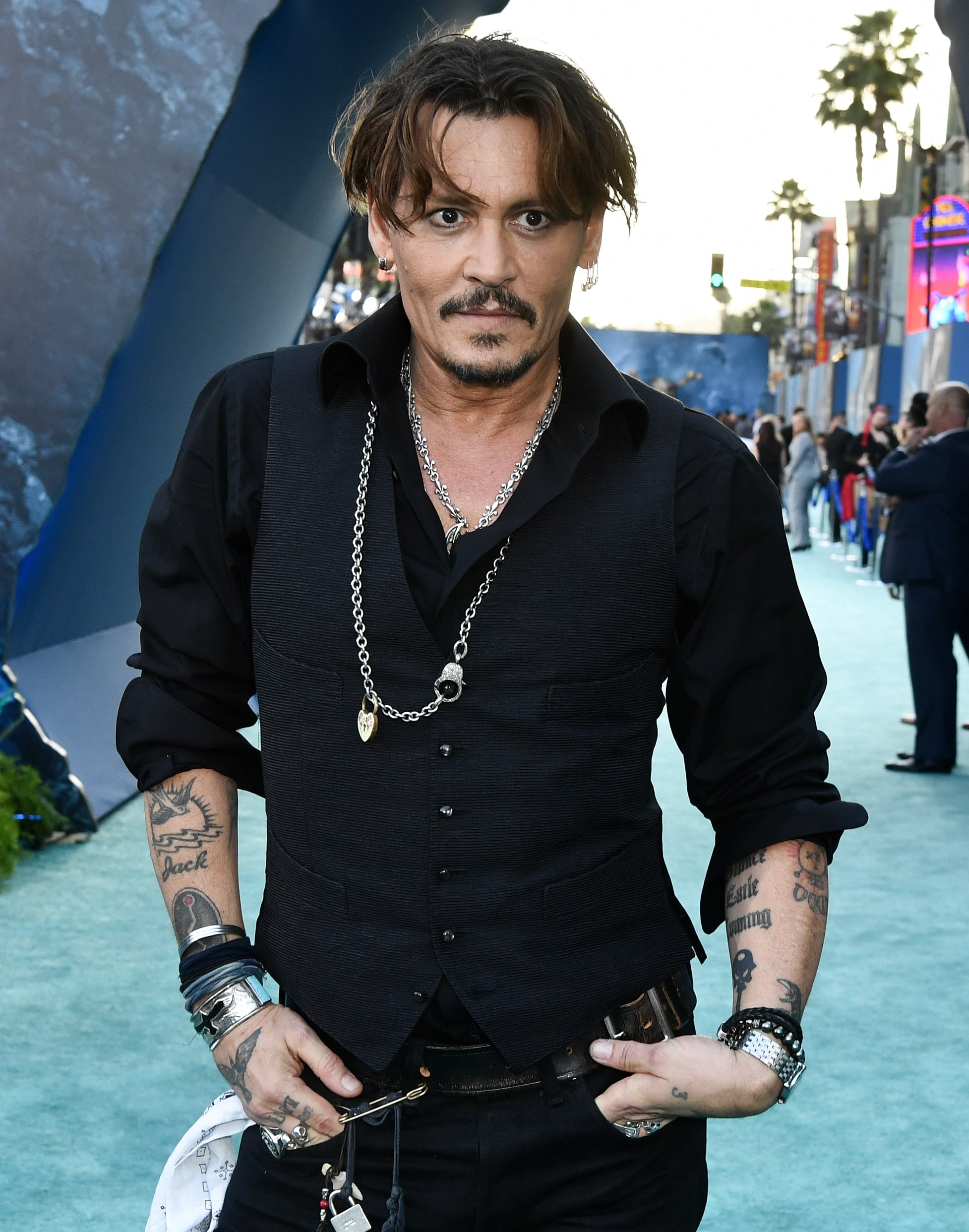 Descubre la verdad: nuevo tatuaje en 3D con Johnny Depp en 2023 – Best ...