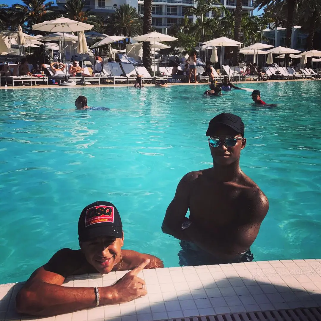 Manchester United pals Marcus Rashford and Jesse Lingard relax in the pool together while on Miaмi holiday | The Sun