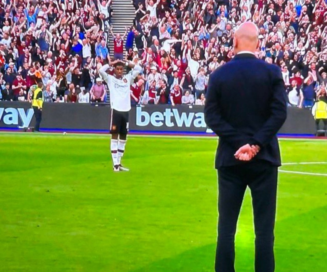 Man Utd fans convinced squad are sick of De Gea’s blunders as they spot Marcus Rashford’s damning reaction vs West Ham