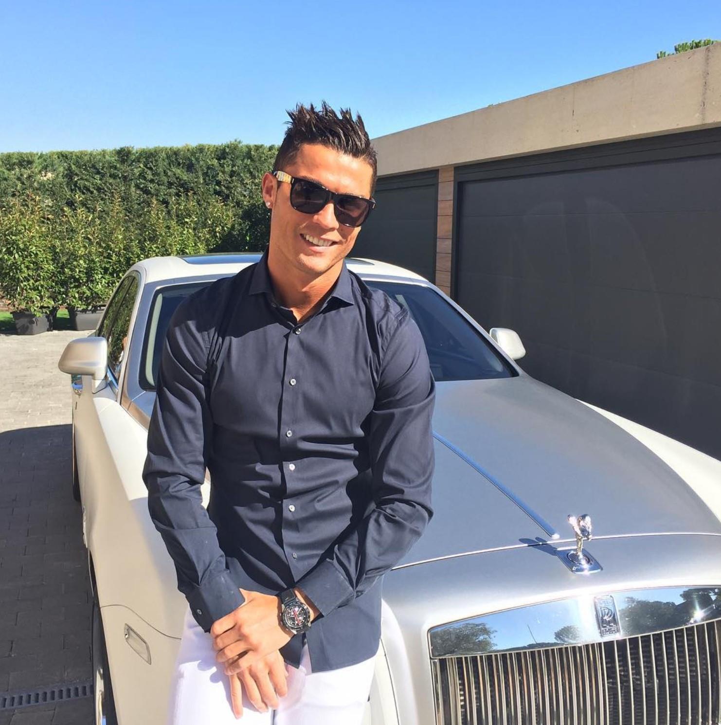 Cận cảnh bộ sưu tập siêu xe trị giá 17 triệu bảng Anh của Cristiano Ronaldo