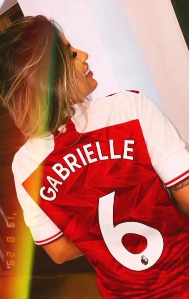 Arsenal's Gabriel Magalhaes' model girlfriend turns heads with her beauty - Buzz News