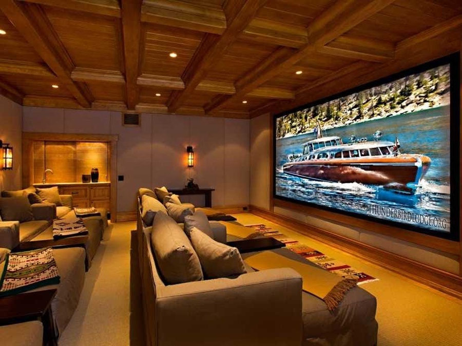 Phòng chiếu phim tại gia hoành tráng với thiết kế tường, trần gỗ cách âm tốt