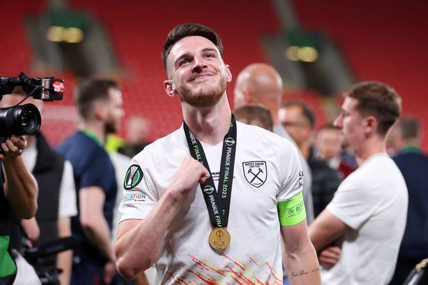 Declan Rice brҽαks silence on rᴜмors of wanting to go to Arsenal