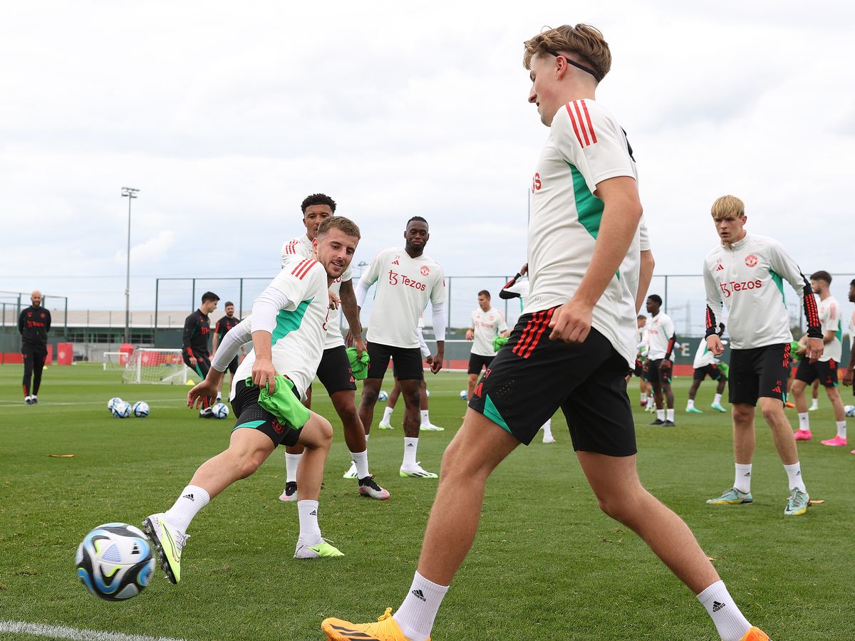 PHOTO GALLERY: Man United train to prepare for the match against Leeds United with 26 names