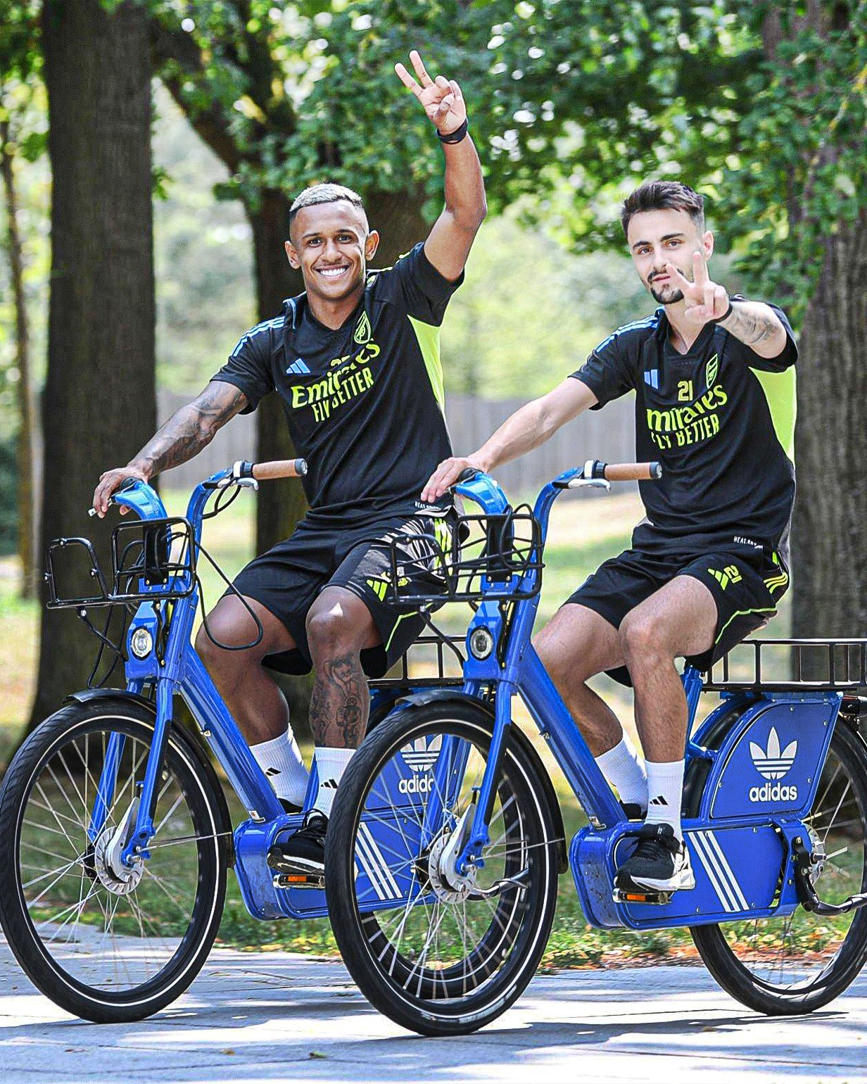 Arsenal stars ride bikes in Germany during training tour - Buzz News