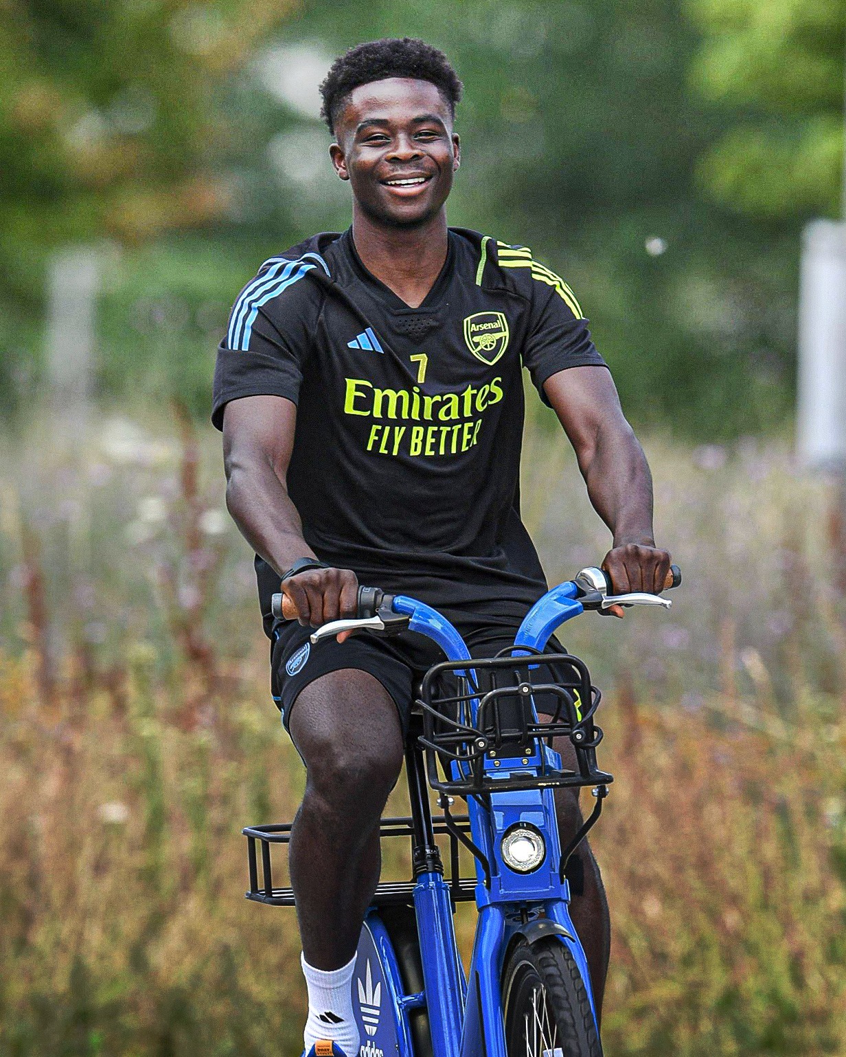 Arsenal stars ride bikes in Germany during training tour - Buzz News