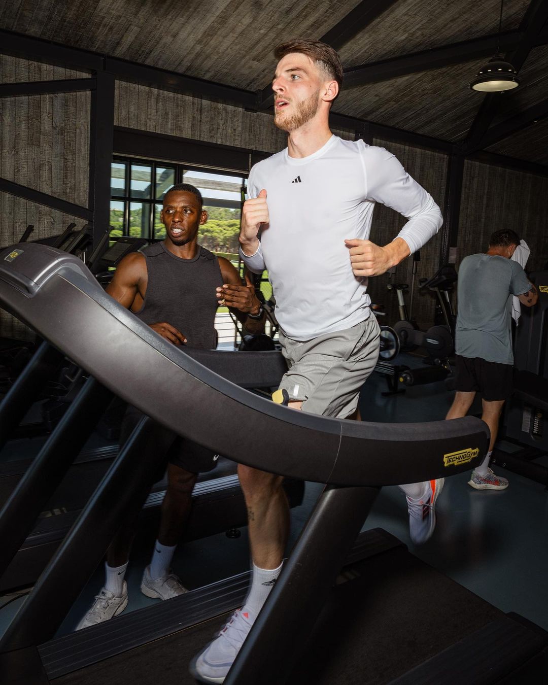 PHOTO GALLERY: Declan Rice trains in Portugal to prepare to go to America and gather Arsenal