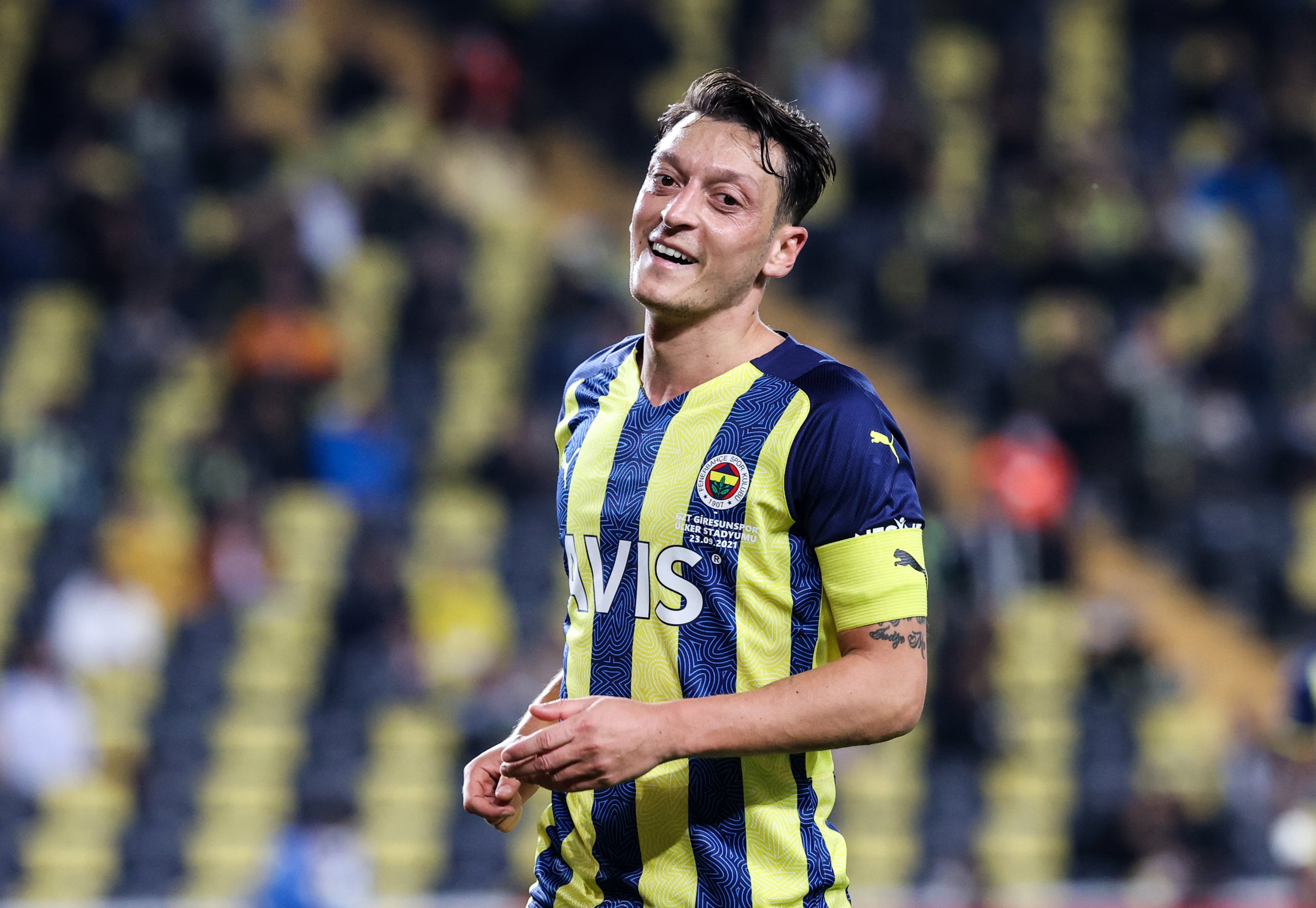 Mesut Ozil has Fenerbahce contract ripped up with ex-Arsenal star in talks with new club | Football | Metro News