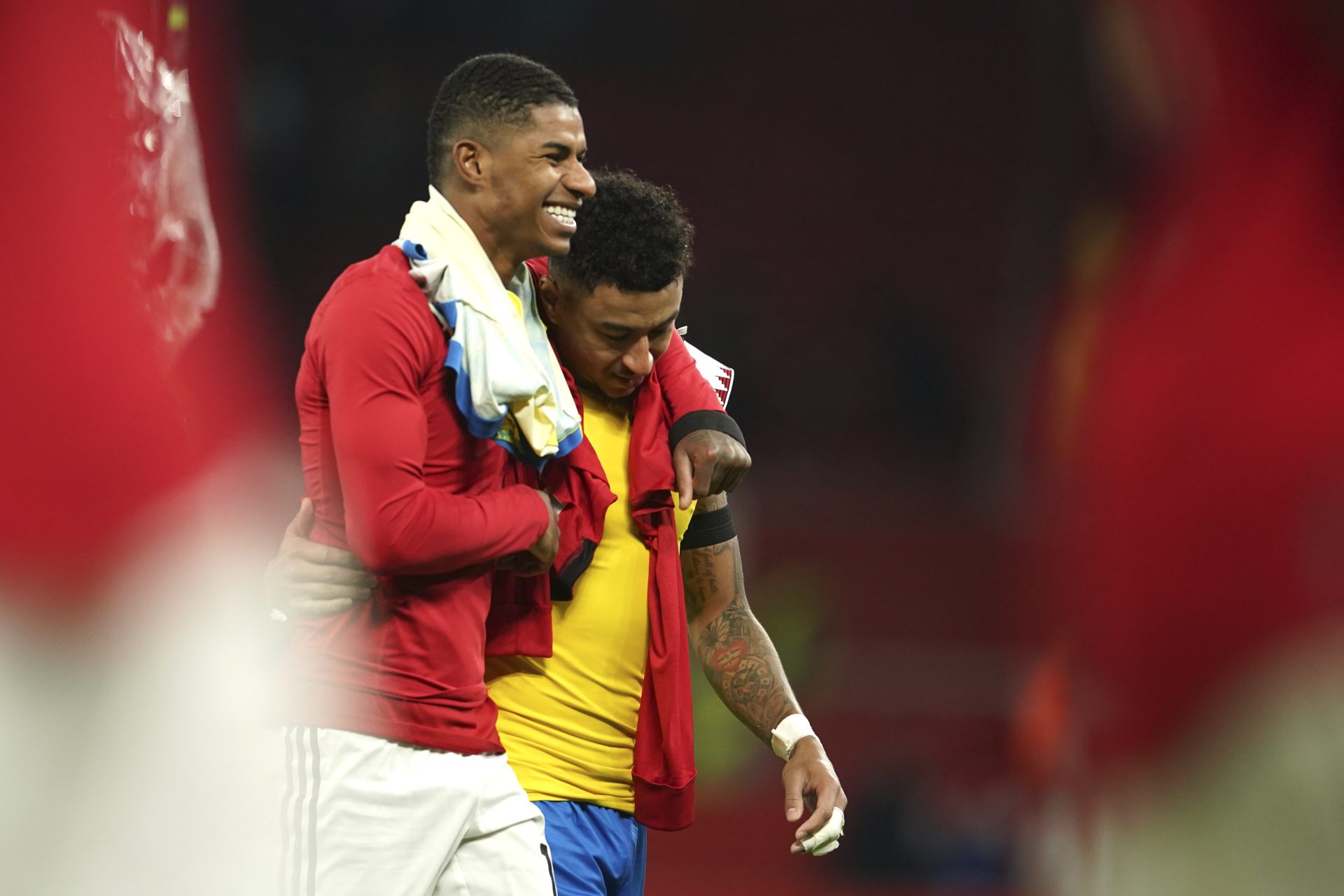 MANCHESTER UNITED fans are loving Marcus Rashford's new bromance with team-mate Tyrell Malacia. - Go News