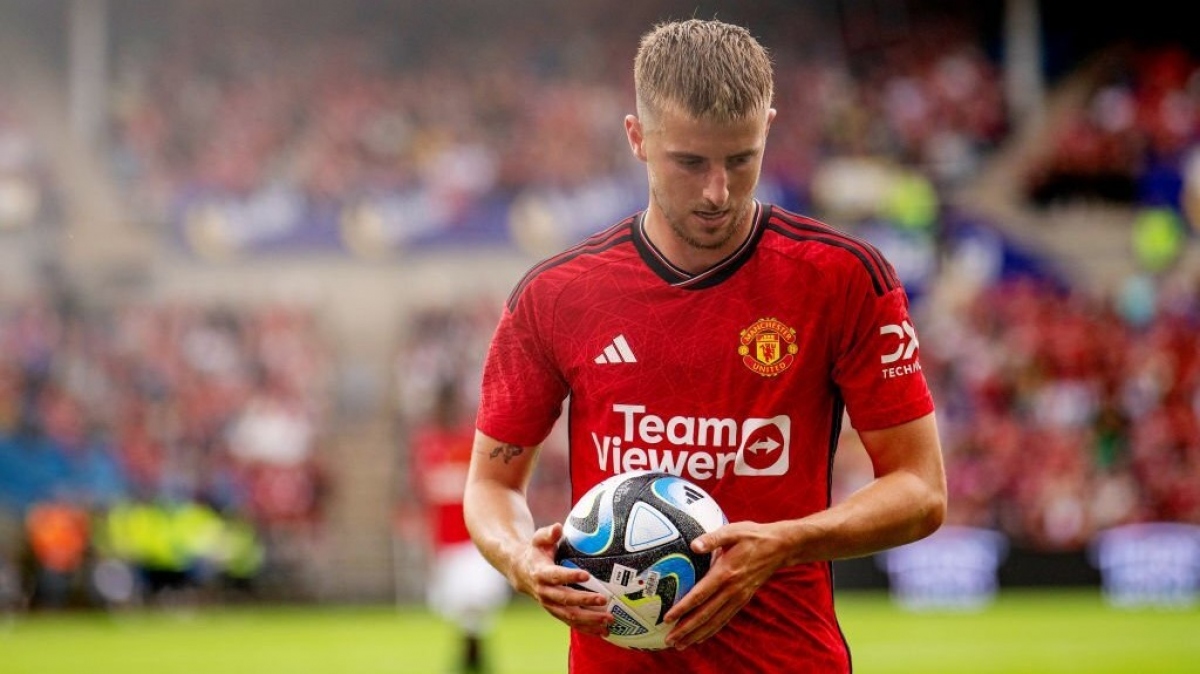 PHOTO GALLERY: Mason Mount left a regretful performance on his Man United debut