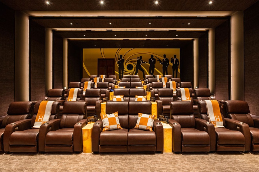 Rạp chiếu phim tại gia được trang bị hoành tráng và cung cấp đến 40 chỗ ngồi