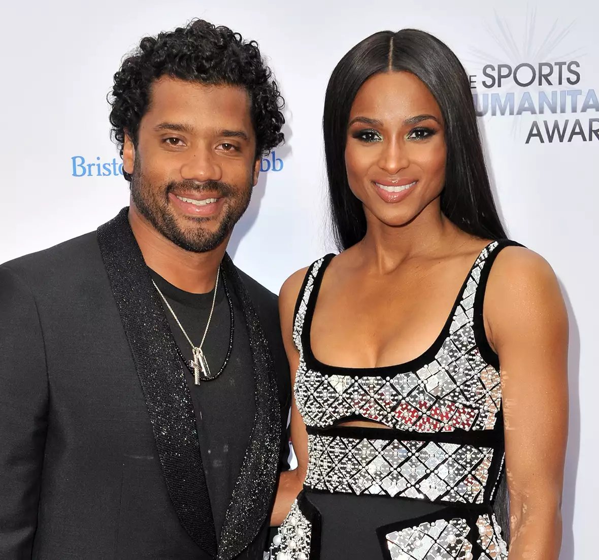 Russell Wilson và Ciara tham dự Giải thưởng Thể thao Nhân đạo thường niên lần thứ 5 do ESPN trao tặng tại Nhà hát Novo ở LA Live vào ngày 09 tháng 7 năm 2019 tại Los Angeles, California