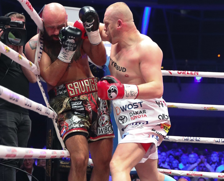 Photos: Lukasz Rozanski Wipes Out Alen Babic in One Round - Boxing News