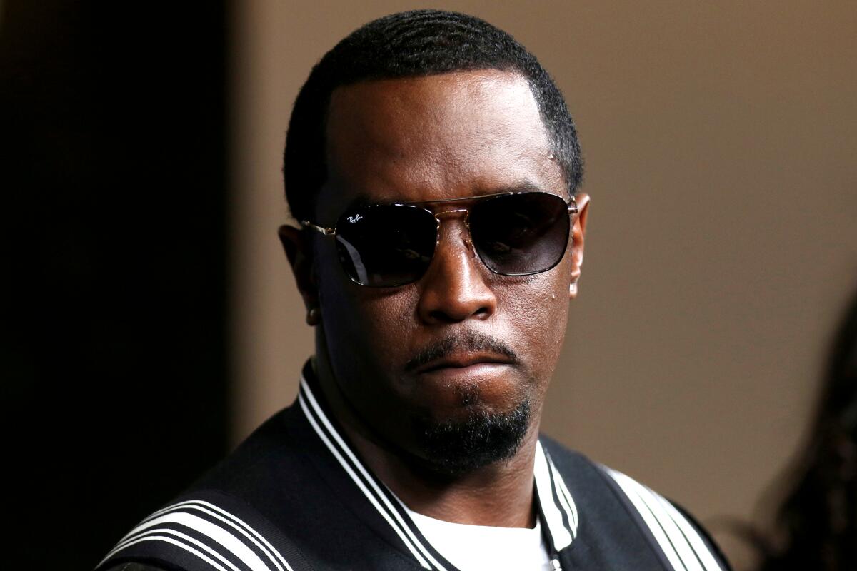 Prosecutors allege witness tampering plot in Sean 'Diddy' Combs case - Los  Angeles Times